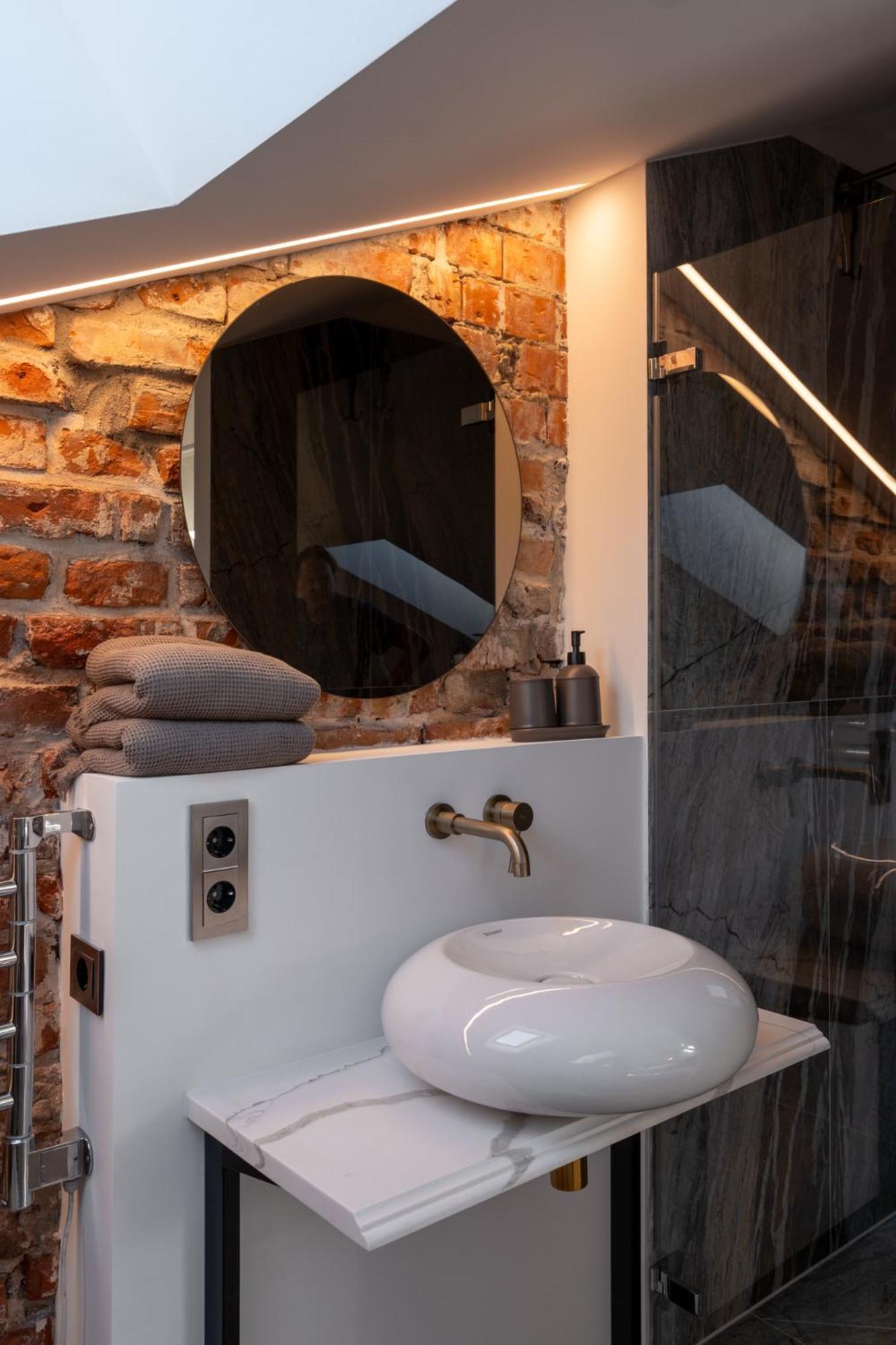 Turgaus Self Check-In Old Town Aparthotel 克莱佩达 外观 照片